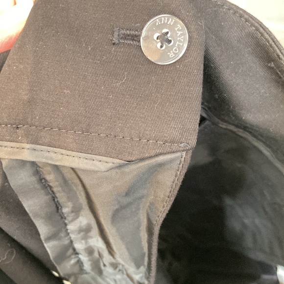 Ann Taylor Black Shorts, Size 10 P - Picture 4 of 6